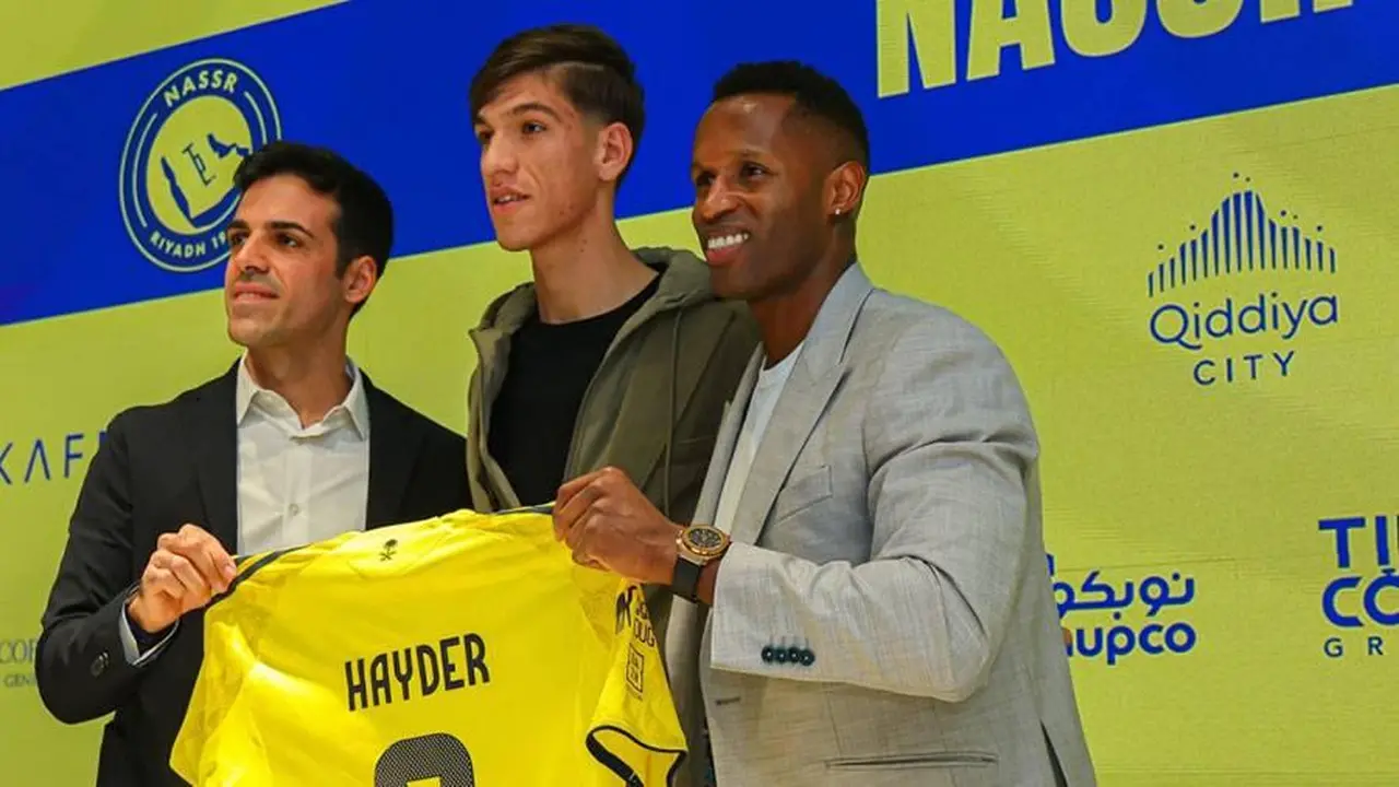 صفقة عراقية مميزة.. النصر السعودي يعلن ضم المحترف حيدر عبد الكريم رسمياً